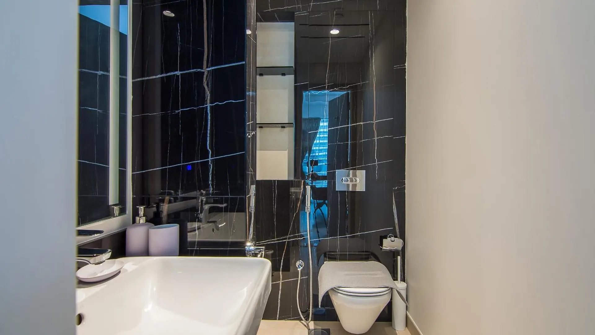 Me Do Re1Br, Jlt Apartment Dubai